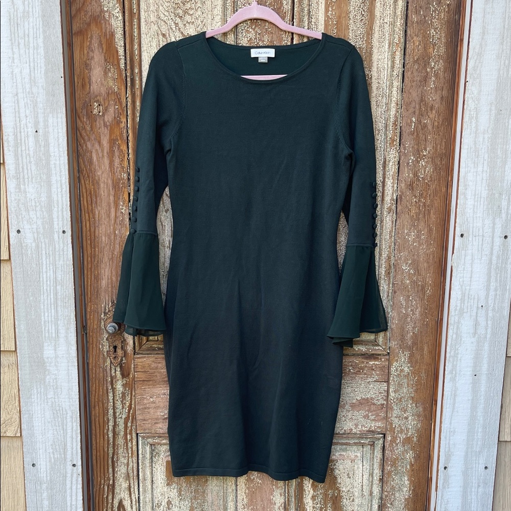 Calvin Klein green midi dress with chiffon bell sleeves with fabric buttons med